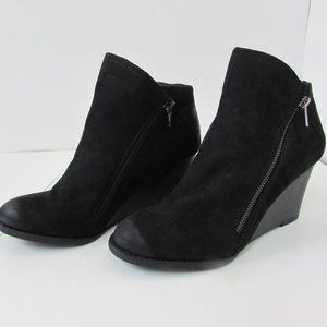 Black Suede Wedge Ankle Bootie Hokus Pokus Siz 8.5